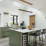 Lily Bank - Ridgestone *