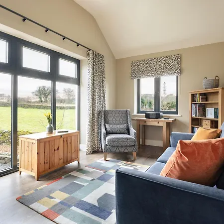 Lily Bank - Ridgestone *