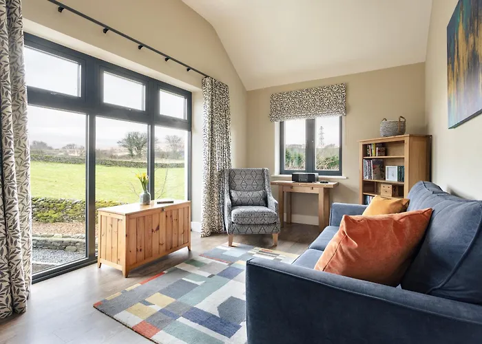 Lily Bank - Ridgestone *