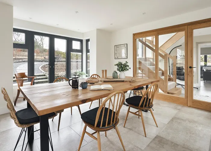 Lily Bank - Ridgestone