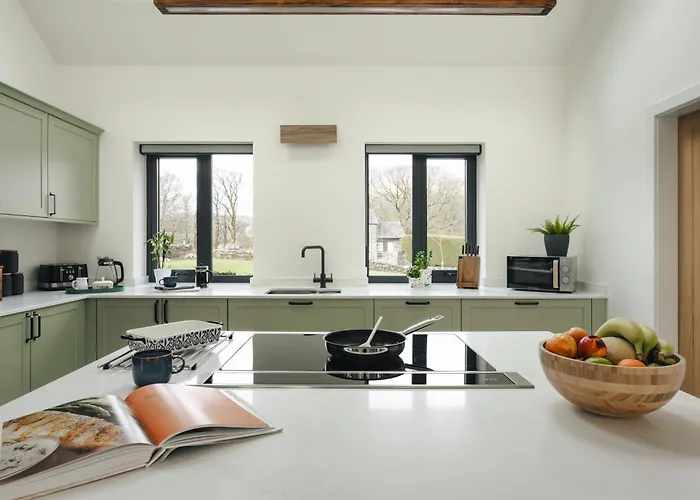 Lily Bank - Ridgestone